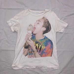 Official Miley Cyrus Bangerz Tour Merchandise 🍦🍦